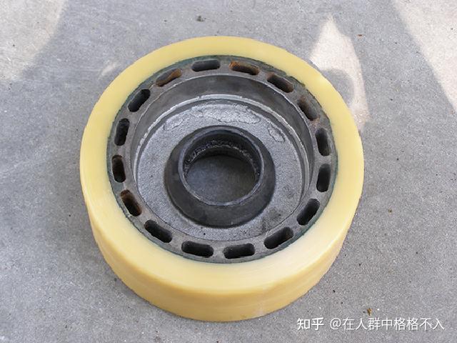 聚氨酯包膠輪為電動(dòng)叉車提供高效保護(hù)